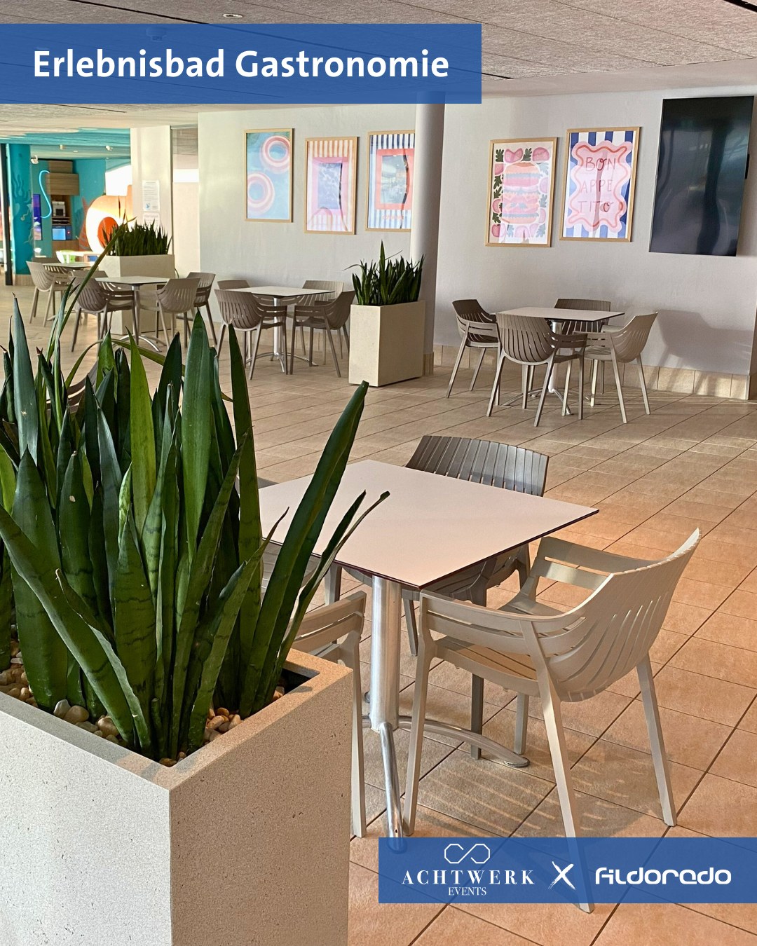 Gastronomiebereich im Erlebnisbad des Fildorado Filderstadt mit modernen Tischen und Grünpflanzen