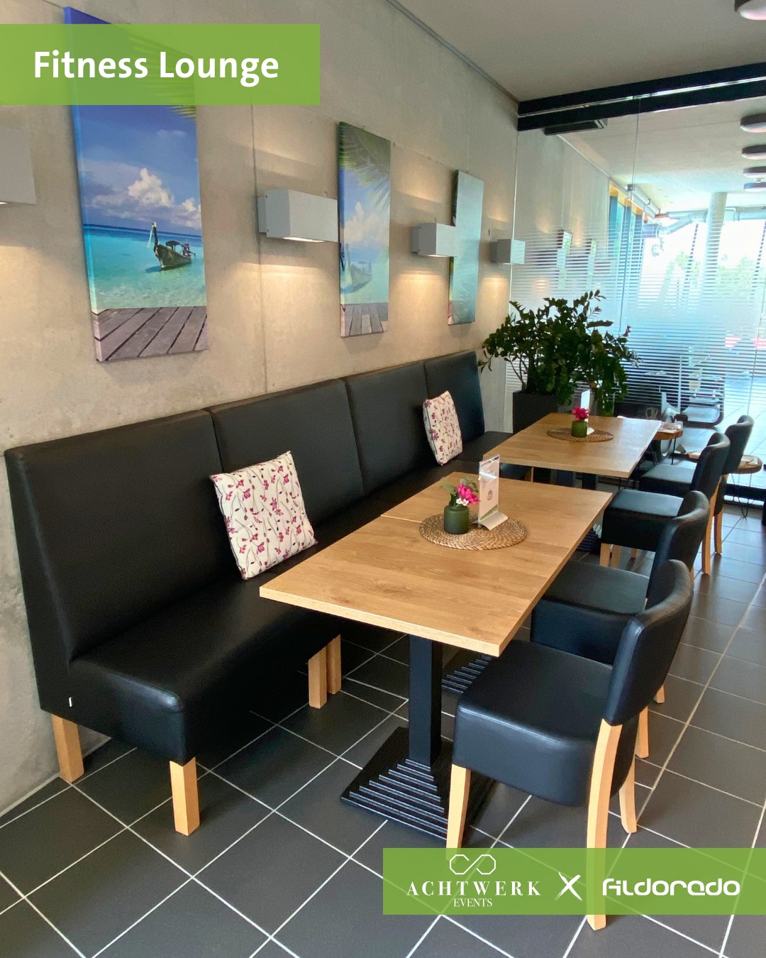 Fitness Lounge im Fildorado Filderstadt mit dunklen Lederbänken und tropischen Wandbildern